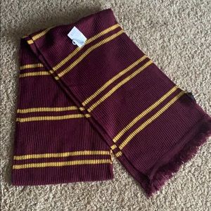 Universal Harry Potter Gryffindor scarf